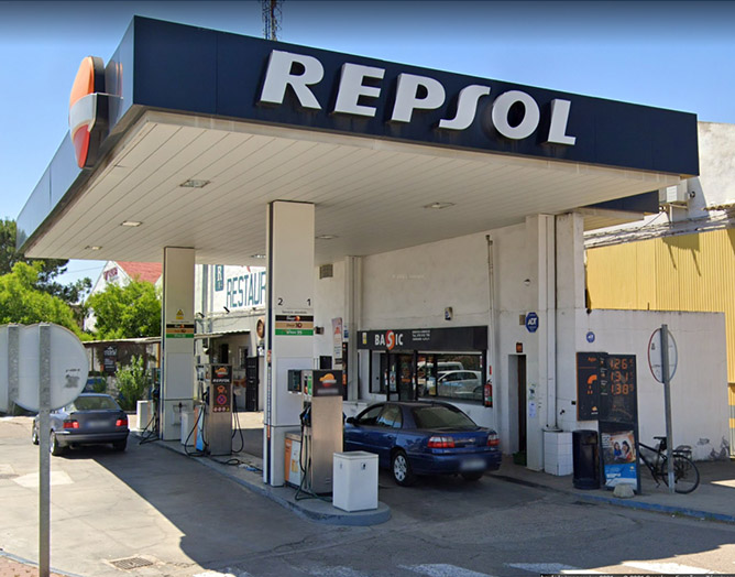 Gasolinera Repsol «Serrano Ochoa»